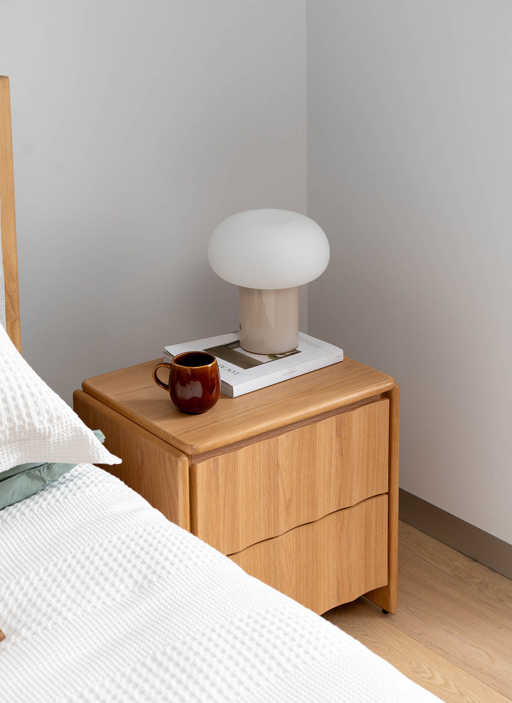 Bond bedside