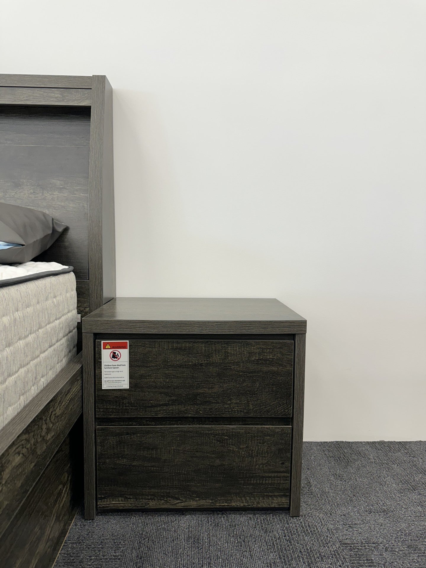 Summer Bedside